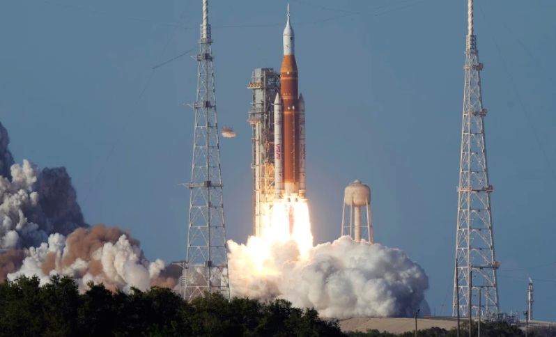 НАСА УСПЕШНО ЈА ЛАНСИРАШЕ МИСИЈАТА „АРТЕМИС 2“, ПРВА СО ЧОВЕЧКИ ЕКИПАЖ КОН МЕСЕЧИНАТА ОД 1972