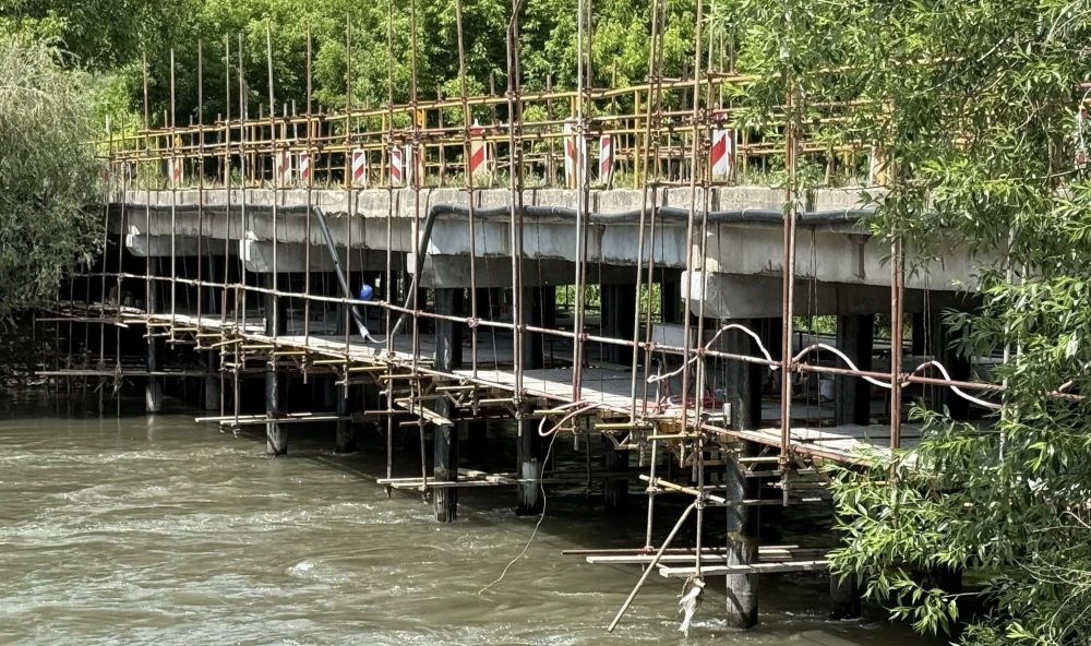 ДЕСЕТ МЕСЕЦИ ПО НАЈАВАТА НИТУ Е САНИРАН ПОСТОЈНИОТ, НИТУ Е ИЗГРАДЕН НОВ МОСТ НА ВАРДАР КАЈ БАШИНО СЕЛО БЛИЗУ ВЕЛЕС