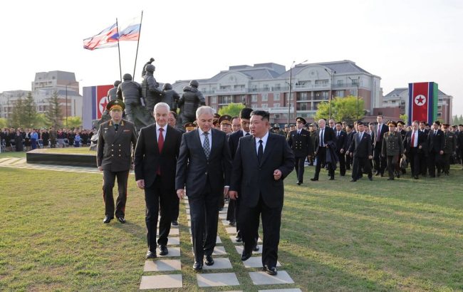 КИМ ГИ ФАЛЕШЕ СЕВЕРНОКОРЕЈСКИТЕ ВОЈНИЦИ КОИ СЕ САМОРАЗНЕЛЕ ЗА ДА НЕ БИДАТ ЗАРОБЕНИ ОД УКРАИНА