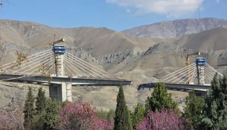 ТРАМП ПОТВРДИ ДЕКА АМЕРИКАНСКИТЕ СИЛИ ГО ПОГОДИЛЕ НАЈГОЛЕМИОТ МОСТ ВО ИРАН