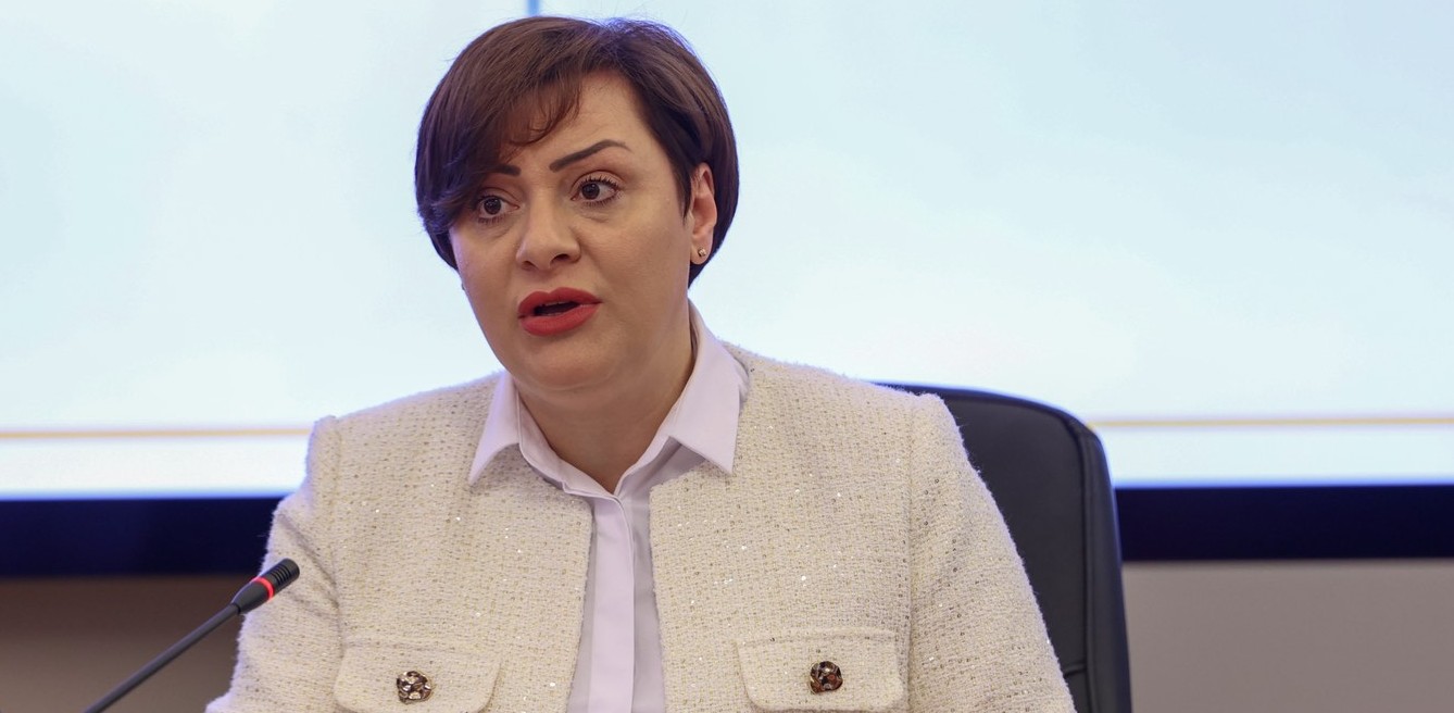 ГОЛЕМИ ЕВРОПСКИ ЗЕМЈИ ЌЕ БАНКРОТИРААТ, ИСЕЛЕНИЦИТЕ СЕ ВРАЌААТ, ВЕЛИ МИНИСТЕРКАТА ЗА ФИНАНСИИ ДИМИТРИЕСКА-КОЧОСКА