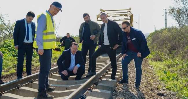 ОД СЕПТЕМВРИ ЌЕ ПРОФУНКЦИОНИРА „ГРАДСКИОТ ВОЗ“ ОД ЗЕЛЕНИКОВО ДО ТРАНСПОРТЕН ЦЕНТАР, ЦЕЛАТА МРЕЖА ТРЕБА ДА БИДЕ ГОТОВА ДО 2027 ГОДИНА, НАЈАВИ НИКОЛОСКИ