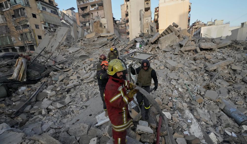 ДВЕГОДИШНО ДЕВОЈЧЕ ЗАГИНА НА ПОГРЕБОТ НА ТАТКА СИ ПРИ НОВ ИЗРАЕЛСКИ НАПАД ВО ЛИБАН