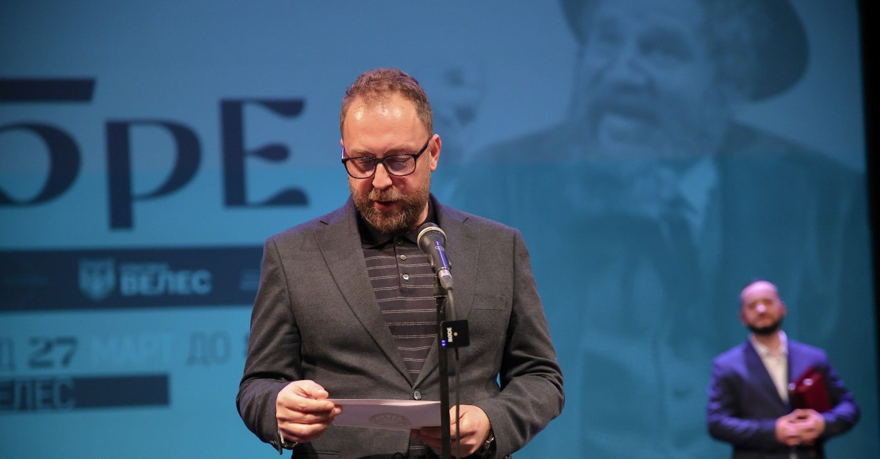 ВО МАКЕДОНИЈА ИМА 24 ТЕАТАРСКИ ФЕСТИВАЛИ, ШТО Е ПРЕГОЛЕМ ТОВАР ЗА ФИНАНСИРАЊЕ ОД МИНИСТЕРСТВОТО ЗА КУЛТУРА, ВЕЛИ ЉУТКОВ