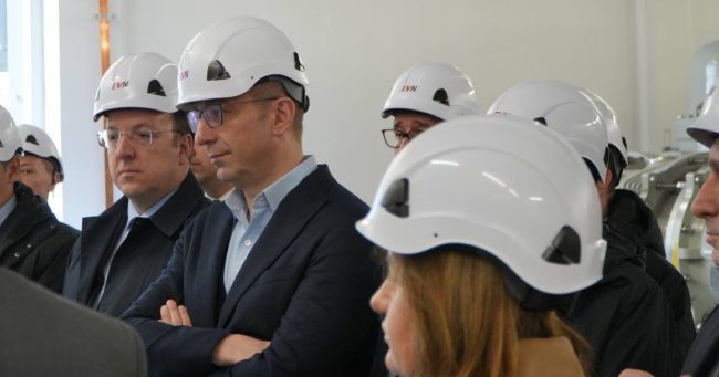 ИНДУСТРИСКОТО ПРОИЗВОДСТВО ПАЃА ДВА МЕСЕЦА ПО РЕД, СЕ НАМАЛУВА И БРОЈОТ НА РАБОТНИЦИ ВО ФАБРИКИТЕ