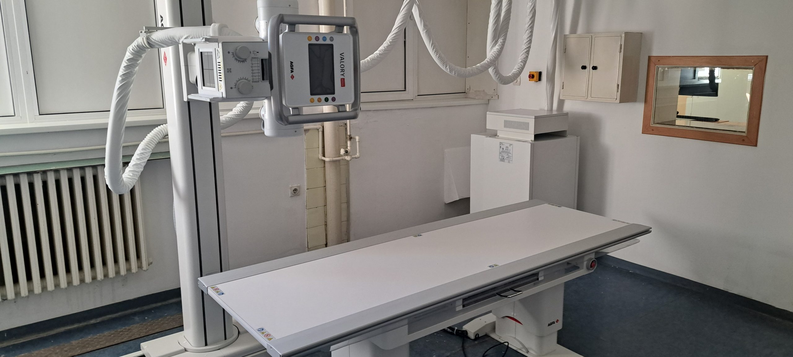 ВЕЛЕШКАТА БОЛНИЦА СО НОВИ АПАРАТИ, НЕДОСТАТОКОТ НА СПЕЦИЈАЛИСТИ ГО НАДОПОЛНУВА СО АНГАЖИРАЊЕ ДОКТОРИ ОД СКОПЈЕ И ШТИП