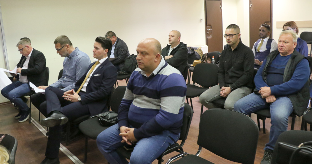 9-ТЕ ПОЛИЦАЈЦИ ОБВИНЕТИ ДЕКА БЕЗ ПРОВЕРКА ДАВАЛЕ СОГЛАСНОСТИ ЗА „ПУЛС” ДА ДОБИВА ЛИЦЕНЦИ ЗА РАБОТА, СЕ ПРЕДЛОЖИЈА ДА СВЕДОЧАТ И ДА БИДАТ ИСПРАШАНИ ВО СУДОТ
