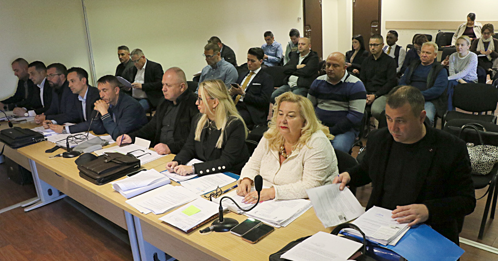 ПОЧНА СУДЕЊЕТО НА ДЕВЕТТЕМИНА ПОЛИЦАЈЦИ ОД ВТОРАТА ГРУПА ОБВИНЕТИ ДЕКА ПОМОГНАЛЕ ДА ДОБИЕ ЛИЦЕНЦА ДИВАТА ДИСКОТЕКА „ПУЛС“ ВО КОЧАНИ