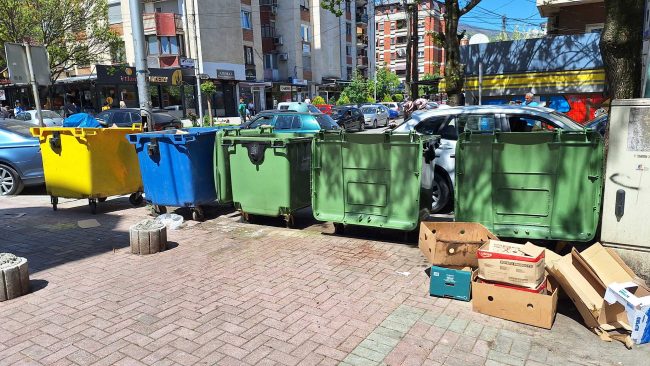 ЗА 20 ОТСТО ПОСКАПЕ СОБИРАЊЕТО НА ЃУБРЕТО ВО ТЕТОВО