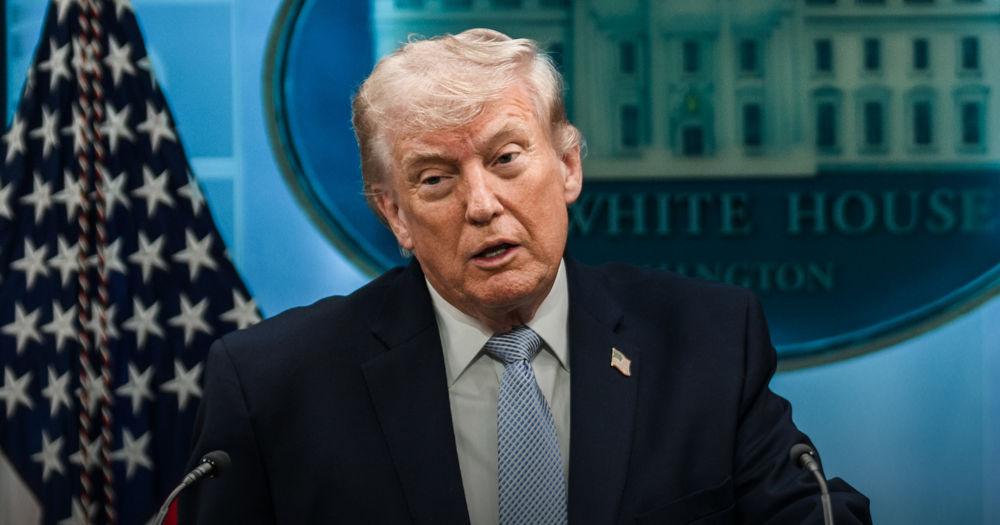 ТРАМП ВЕЛИ ДЕКА ИРАН НЕ МОЖЕ ДА ГИ УЦЕНУВА САД СО ЗАТВОРАЊЕ НА ОРМУСКИОТ ТЕСНЕЦ, ТЕХЕРАН ГИ РАЗГЛЕДУВА НОВИТЕ АМЕРИКАНСКИ ПРЕДЛОЗИ