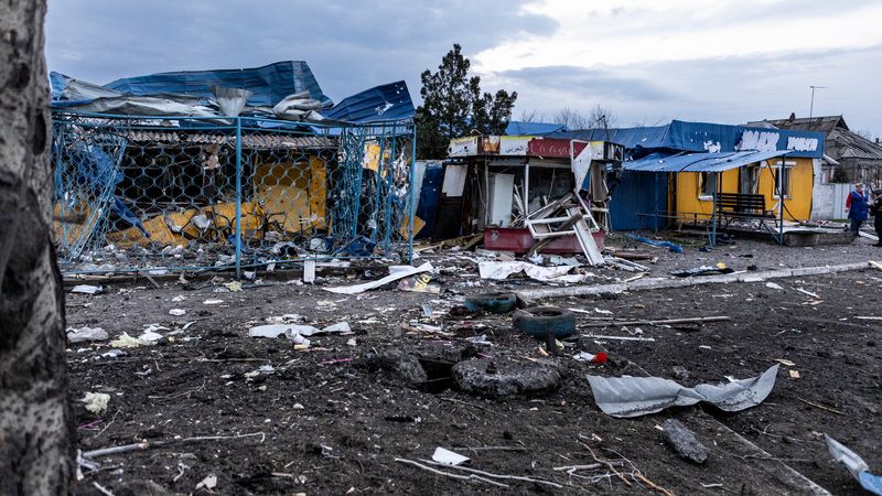 НАЈМАЛКУ 14 ЗАГИНАТИ ВО НОЌНИТЕ МАСОВНИ РУСКИ НАПАДИ ВРЗ УКРАИНСКИТЕ ГРАДОВИ