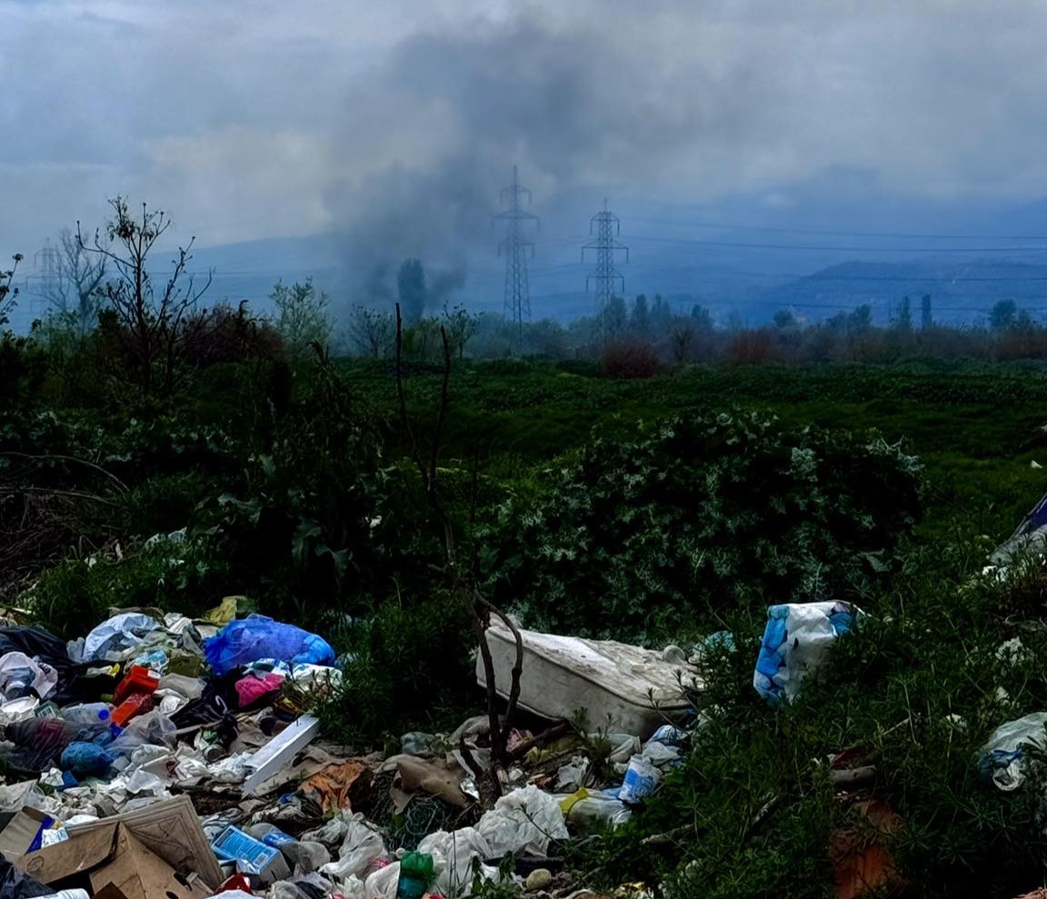 ПАК ГОРИ СКОПСКАТА ДИВА ДЕПОНИЈА ВАРДАРИШТЕ, АКО НЕМА ТРАЈНО РЕШЕНИЕ ЌЕ ИМА БЛОКАДИ