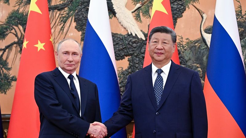 ПУТИН ОДИ ВО КИНА НЕКОЛКУ ДЕНА ПО ПОСЕТАТА НА ТРАМП