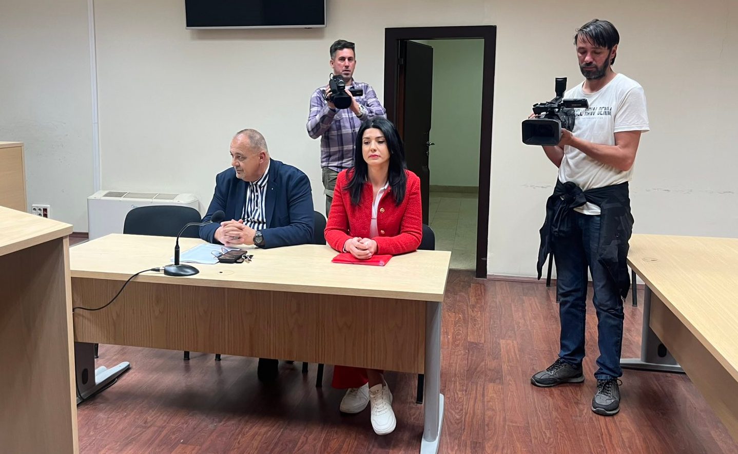 10 МЕСЕЦИ ЗАТВОР ЗА СЛУЖБЕНИЧКАТА КОЈА ПРИЗНА ДЕКА ПРИМИЛА ПОТКУП ЗА МАНИПУЛАЦИЈА СО ПАРИ ОД ЕУ ЗА ПОДДРШКА НА ЗЕМЈОДЕЛСТВОТО