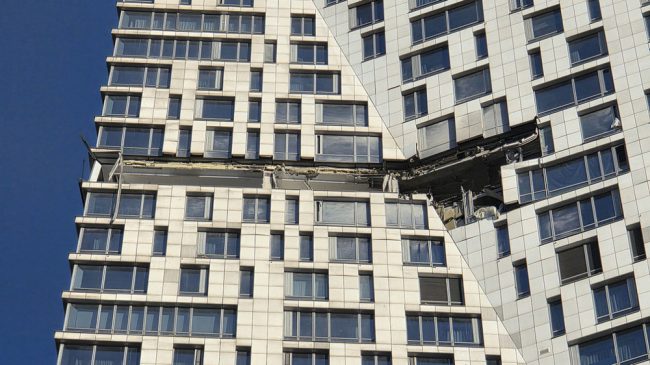 УКРАИНСКИ ДРОН ПОГОДИ ЛУКСУЗНА ВИСОКОКАТНИЦА ВО МОСКВА НЕКОЛКУ ДЕНА ПРЕД ПАРАДАТА ЗА ДЕНОТ НА ПОБЕДАТА