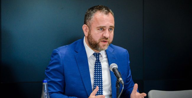 ЌЕ ГИ ИЗГОРИМЕ, ЌЕ ОСТАНАТ БЕЗ МОТОРИ И НЕМА ДА МОЖАТ ДА ГЛУМАТ МОТОРЏИИ, РЕЧЕ МИНИСТЕРОТ ТОШКОВСКИ