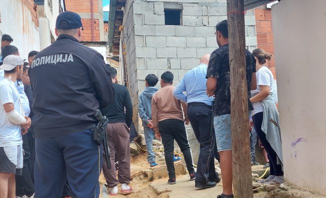 ЖЕНАТА ВО БИТОЛА БИЛА УБИЕНА НА СПИЕЊЕ, А ОСОМНИЧЕНИОТ СОПРУГ Ѝ НАНЕЛ ДЕСЕТИНА УБОДИ СО НОЖ, ВЕЛИ ОБВИНИТЕЛСТВОТО