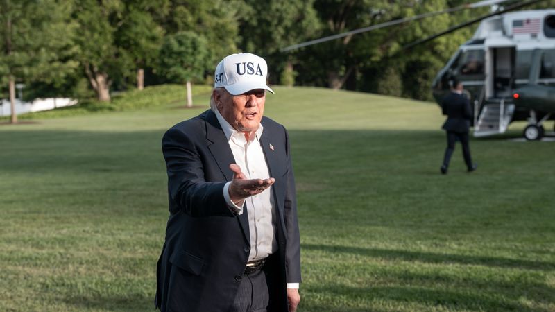 ТРАМП КАЖА ДЕКА ГИ ОТКАЖУВА НОВИТЕ НАПАДИ ВРЗ ИРАН НА БАРАЊЕ НА ЗАЛИВСКИТЕ ЗЕМЈИ