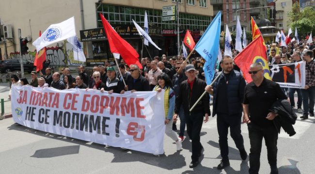 260 ИЛЈАДИ РАБОТНИЦИ ЖИВЕАТ СО ПЛАТА ПОД 600 ЕВРА, А САМО НЕКОЛКУ ИЛЈАДИ ИЗЛЕГОВМЕ НА ПРОТЕСТ ЗА 1 МАЈ, РЕЧЕ ТРЕНДАФИЛОВ