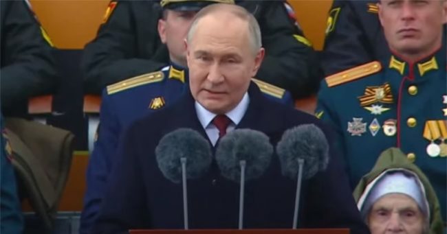 ПАРАДА БЕЗ ТЕНКОВИ ВО МОСКВА, ПУТИН ВЕЛИ ДЕКА РУСИЈА ВОДИ „ПРАВЕДНА“ ВОЈНА ПРОТИВ НАТО