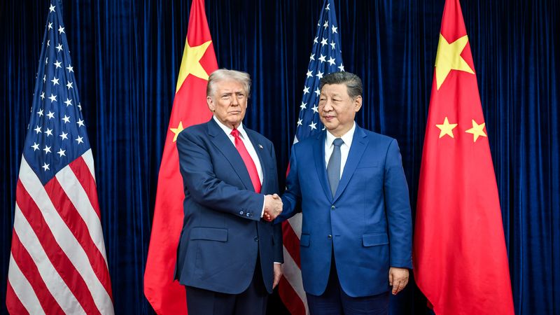 ТРАМП НЕ КОМЕНТИРАШЕ ЗА ТАЈВАН, ШЈИ ПРЕДУПРЕДИ НА МОЖЕН КОНФЛИКТ