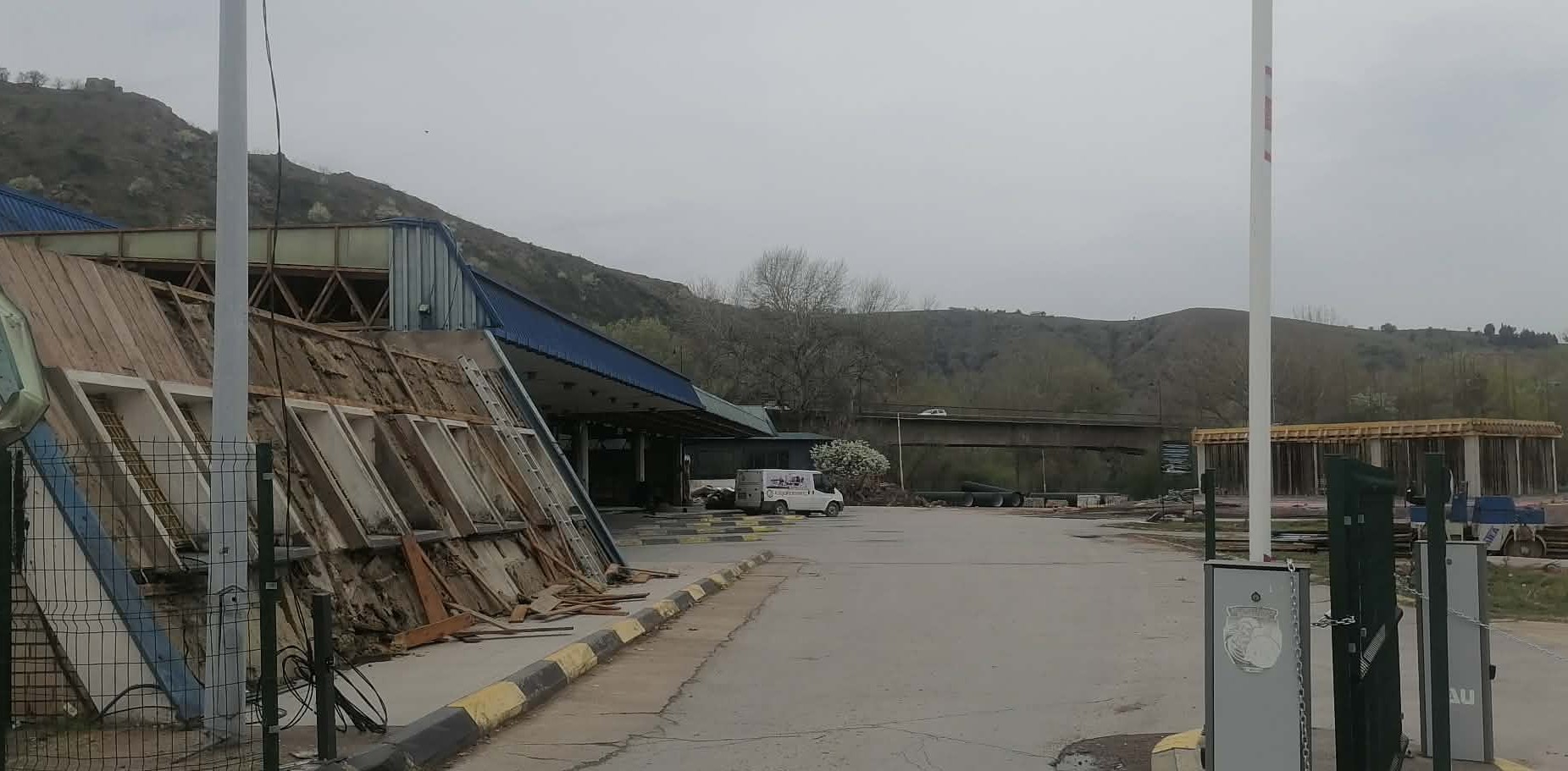 ПОЧНА УРИВАЊЕТО НА АВТОБУСКАТА СТАНИЦА ВО ШТИП, НА НЕЈЗИНО МЕСТО ЌЕ СЕ ГРАДИ „ЛИДЛ“ МАРКЕТ И МИНИ СТАНИЦА