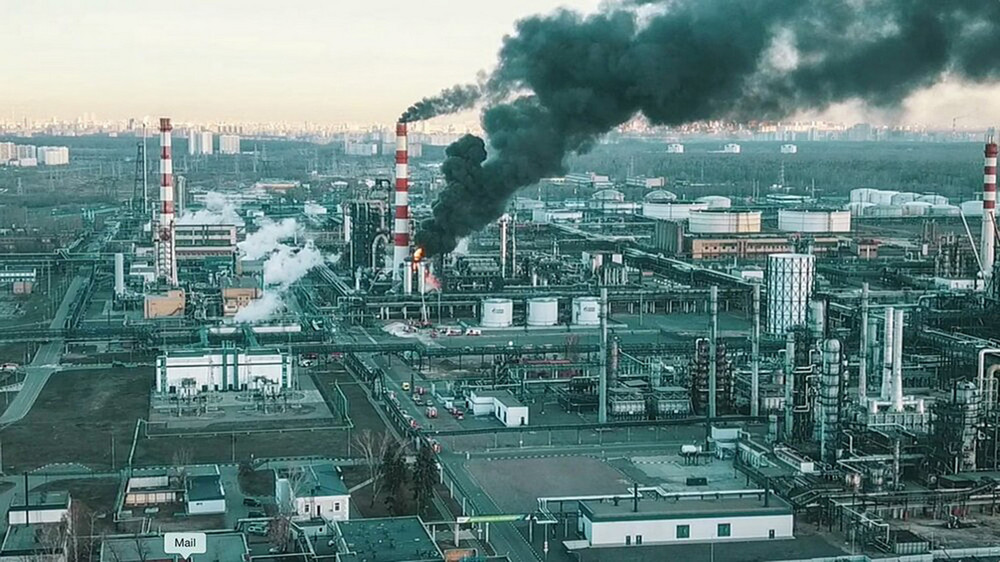 УКРАИНСКИ ДРОНОВИ ЈА ПОГОДИЈА НАЈГОЛЕМАТА РАФИНЕРИЈА ВО МОСКОВСКИОТ РЕГИОН УКРАИНСКИ ДРОНОВИ ЈА ПОГОДИЈА НАЈГОЛЕМАТА РАФИНЕРИЈА ВО МОСКОВСКИОТ РЕГИОН