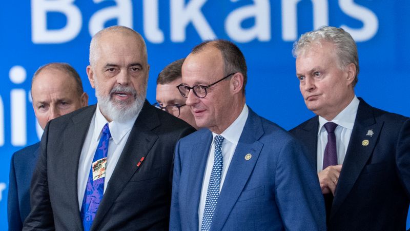 МЕРЦ И МАКРОН НА САМИТОТ ЕУ-ЗАПАДЕН БАЛКАН ВО ТИВАТ, БРИСЕЛ ПЛАНИРА ПРЕТПРИСТАПНИ БЕНЕФИЦИИ ЗА ЗЕМЈИТЕ-КАНДИДАТКИ, КАКО БЕСПЛАТЕН РОАМИНГ