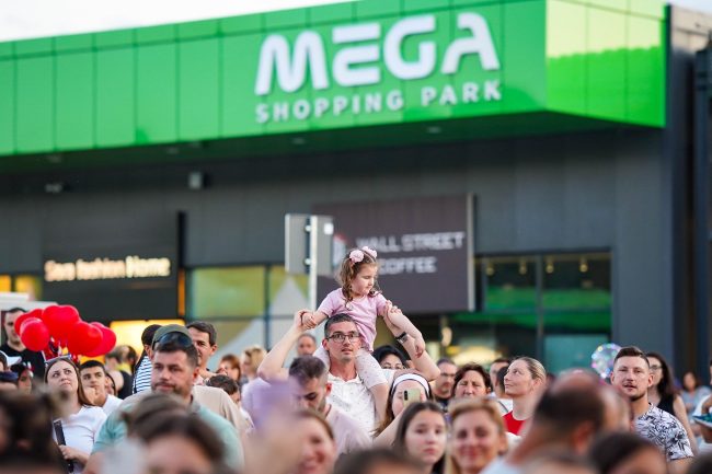 НАД 40.000 ПОСЕТИТЕЛИ НА ОТВОРАЊЕТО НА „МЕГА ШОПИНГ ПАРК“ ВО ГЕВГЕЛИЈА
