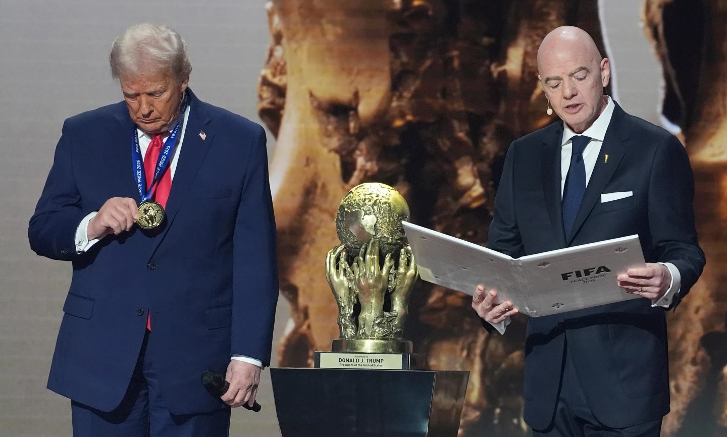 ТРАМП ЌЕ МУ ГО ПРЕДАДЕ ТРОФЕЈОТ НА НОВИОТ СВЕТСКИ ПРВАК ВО ФУДБАЛ