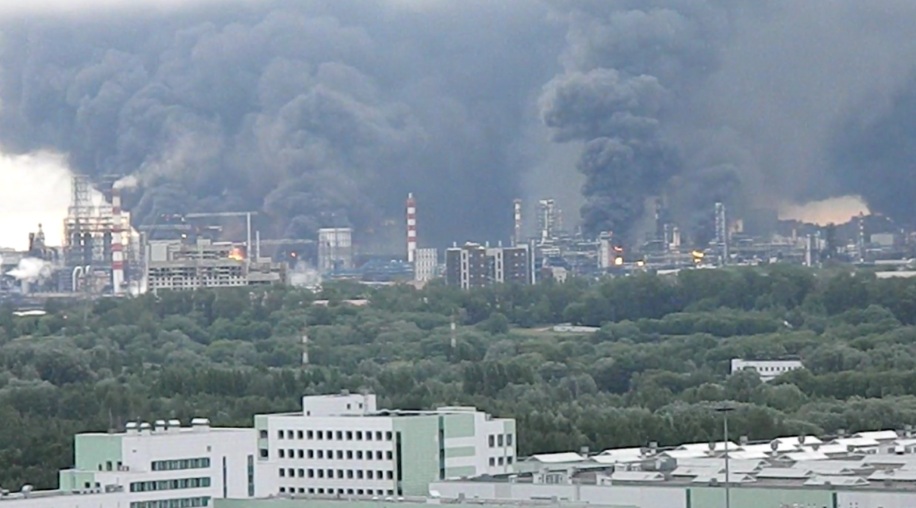 ГОЛЕМ УКРАИНСКИ НАПАД ПРЕДИЗВИКА ПОЖАРИ И ЕВАКУАЦИИ ВО МОСКВА, ПОВТОРНО ГОРИ РАФИНЕРИЈАТА ГОЛЕМ УКРАИНСКИ НАПАД ПРЕДИЗВИКА ПОЖАРИ И ЕВАКУАЦИИ ВО МОСКВА, ПОВТОРНО ГОРИ РАФИНЕРИЈАТА