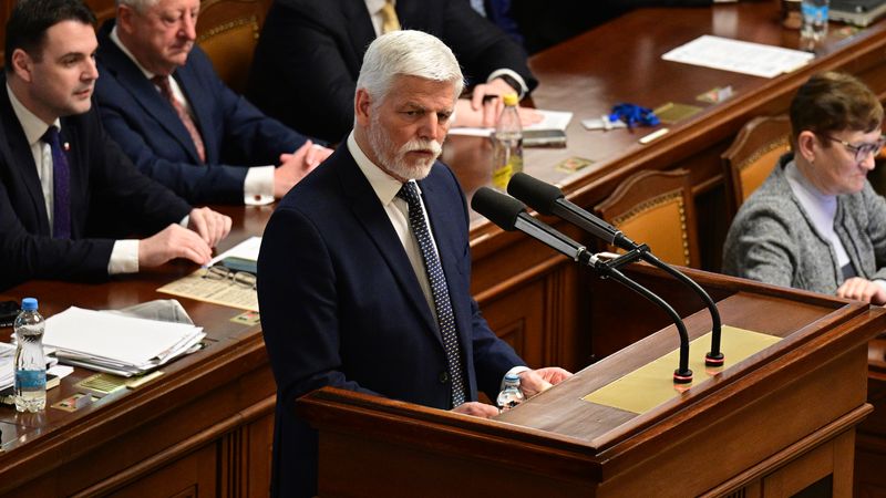 ЧЕШКИОТ ПРЕТСЕДАТЕЛ ГО ТУЖИ ПРЕМИЕРОТ ЗАШТО НЕ ОДИ НА САМИТОТ НА НАТО