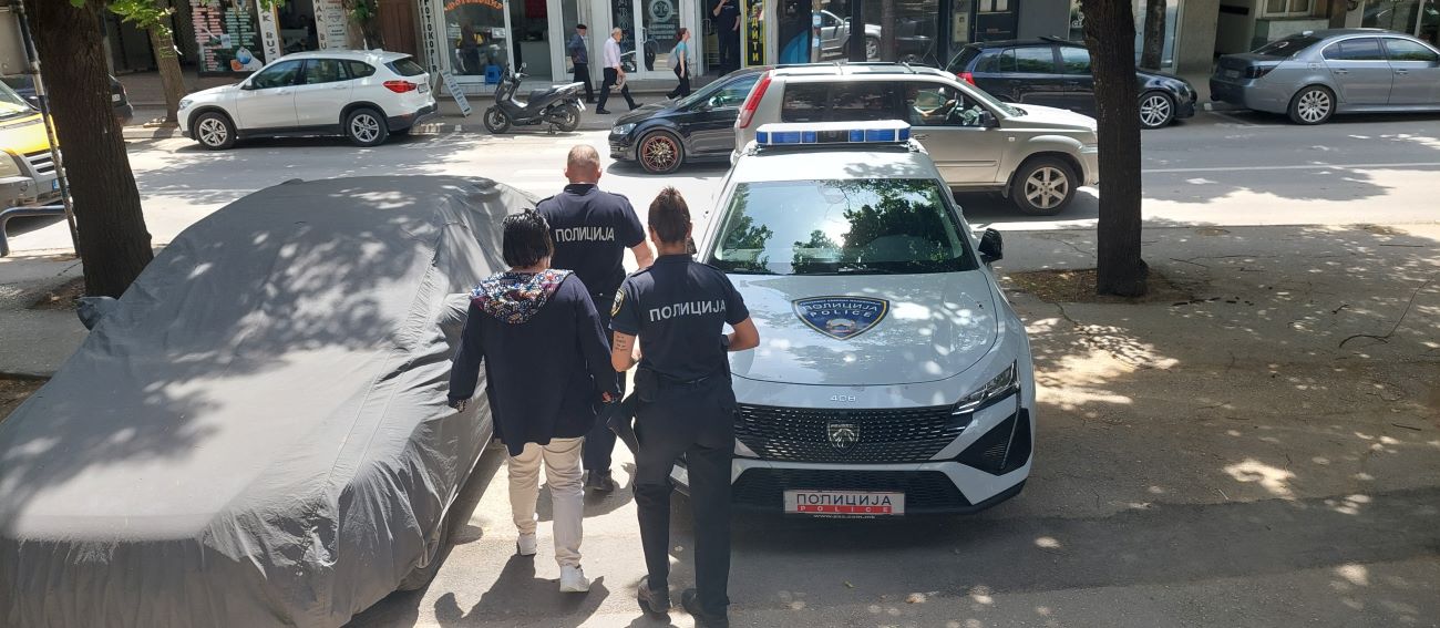 СЕДУМ И ПОЛ ГОДИНИ ЗАТВОР ЗА ЖЕНАТА-ЖРТВА НА 10-ГОДИШНО СЕМЕЈНО НАСИЛСТВО КОЈА ГИ УБИ СОПРУГОТ И СВЕКОРОТ ВО КРАТОВО СЕДУМ И ПОЛ ГОДИНИ ЗАТВОР ЗА ЖЕНАТА-ЖРТВА НА 10-ГОДИШНО СЕМЕЈНО НАСИЛСТВО КОЈА ГИ УБИ СОПРУГОТ И СВЕКОРОТ ВО КРАТОВО