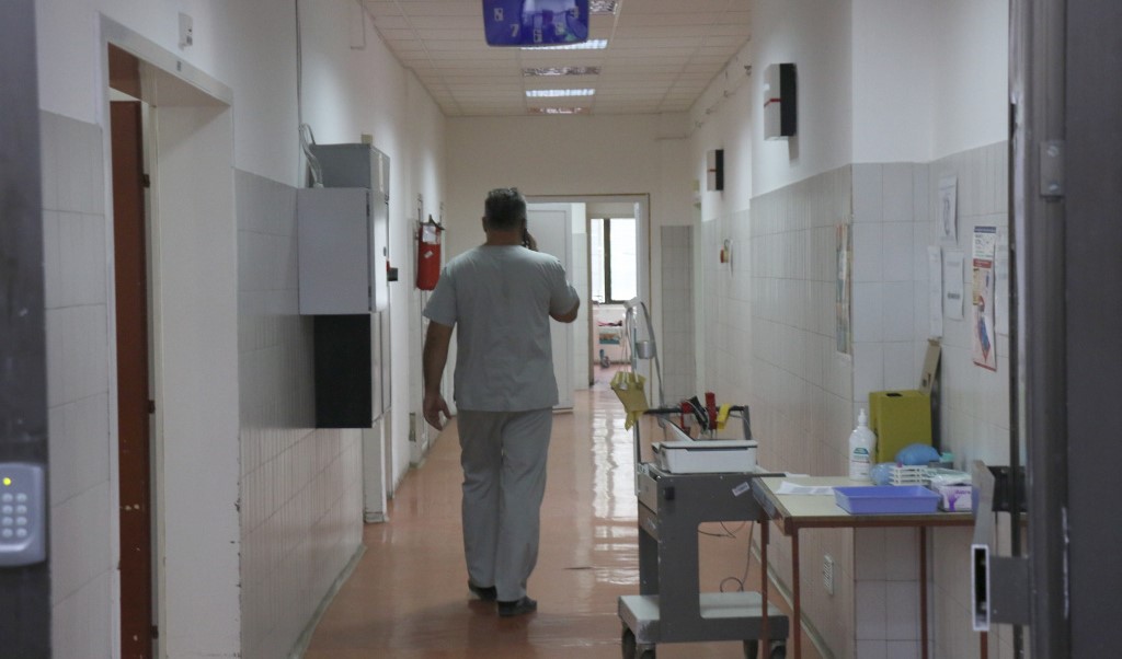 84 ОТСТО ОД ЗДРАВСТВЕНИТЕ РАБОТНИЦИ ВЕЛАТ ДЕКА ИМА КОРУПЦИЈА, А САМО 14 ОТСТО ПРИЗНАВААТ ДЕКА ЗЕЛЕ ПАРИ ОД ПАЦИЕНТИ, ВЕЛИ НОВО ИСТРАЖУВАЊЕ