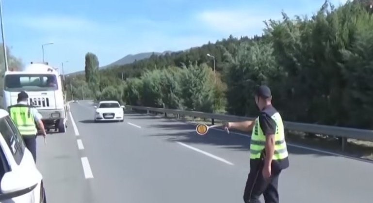 ШТИПСКАТА ПОЛИЦИЈА ПРИВЕДЕ ДЕСЕТИНА ВОЗАЧИ КОИ ДИВЕЕЛЕ НИЗ ГРАДОТ СО МОТОРИ И АВТОМОБИЛИ ШТИПСКАТА ПОЛИЦИЈА ПРИВЕДЕ ДЕСЕТИНА ВОЗАЧИ КОИ ДИВЕЕЛЕ НИЗ ГРАДОТ СО МОТОРИ И АВТОМОБИЛИ