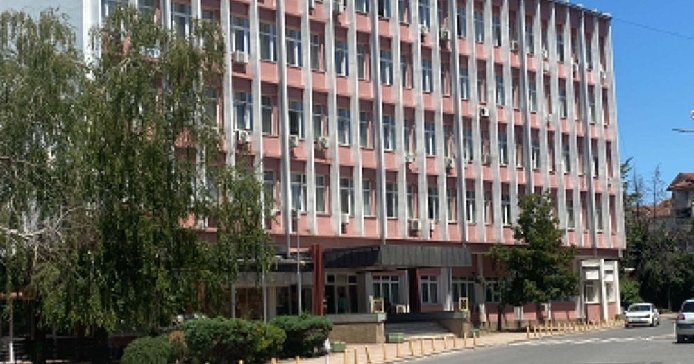 ВРАБОТЕНИ ОД ФИРМАТА ВО ШТИП КАДЕ ШТО ИМАШЕ ТРУЕЊЕ СО ХРАНА ЈА БОЈКОТИРААТ ФАБРИЧКАТА КУЈНА И СИ НОСАТ ХРАНА ОД ДОМА