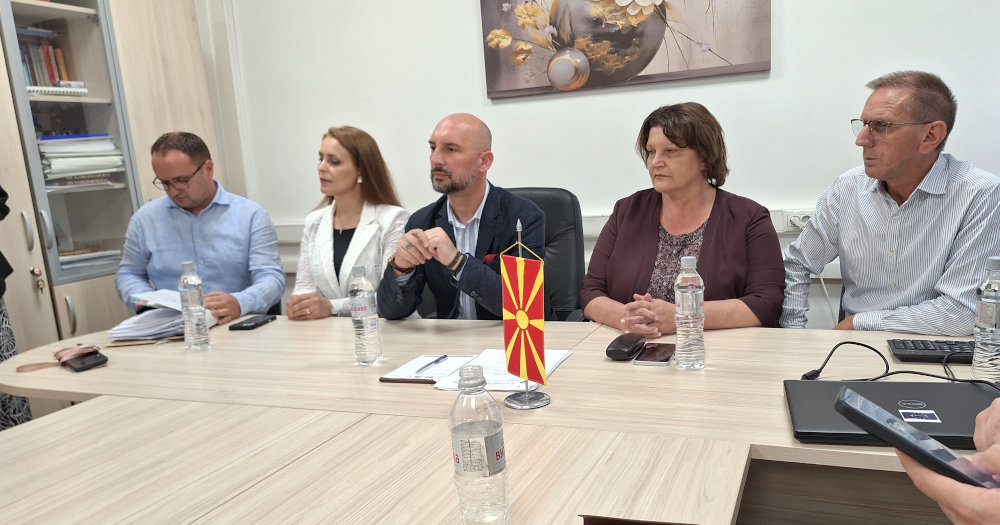 СЕ БАРА ПРИТВОР ЗА ТРОЈЦА РАКОВОДИТЕЛИ НА ГОСТИВАРСКИ „КОМУНАЛЕЦ“ ПОРАДИ ЗАГАДЕНАТА ВОДА, СЕ СООЧУВААТ СО НАЈМАЛКУ ЧЕТИРИ ГОДИНИ ЗАТВОР СЕ БАРА ПРИТВОР ЗА ТРОЈЦА РАКОВОДИТЕЛИ НА ГОСТИВАРСКИ „КОМУНАЛЕЦ“ ПОРАДИ ЗАГАДЕНАТА ВОДА, СЕ СООЧУВААТ СО НАЈМАЛКУ ЧЕТИРИ ГОДИНИ ЗАТВОР
