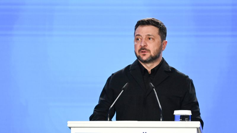 ЗЕЛЕНСКИ НАЗНАЧИ НОВ МИНИСТЕР ЗА ОДБРАНА ВО ОБИД ДА ЈА РЕШИ ПОЛИТИЧКАТА КРИЗА ЗЕЛЕНСКИ НАЗНАЧИ НОВ МИНИСТЕР ЗА ОДБРАНА ВО ОБИД ДА ЈА РЕШИ ПОЛИТИЧКАТА КРИЗА