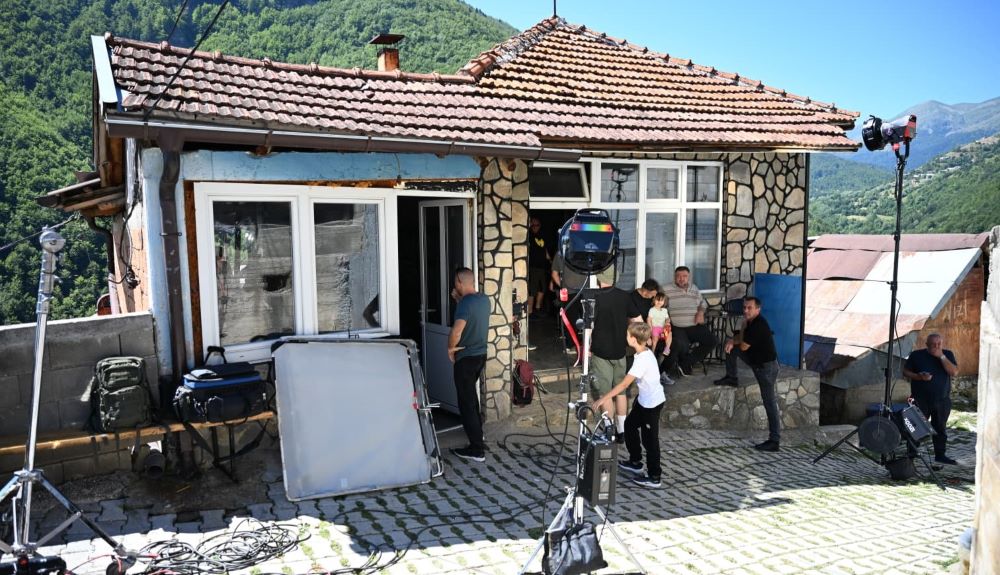 „ТРЕТА СМЕНА“, ДЕБИТО НА АНА ОПАЧИЌ, ПОЧНУВА СО СНИМАЊЕ НА 15 АВГУСТ, ЛЕТОВО СЕ СНИМААТ УШТЕ ТРИ ФИЛМОВИ „ТРЕТА СМЕНА“, ДЕБИТО НА АНА ОПАЧИЌ, ПОЧНУВА СО СНИМАЊЕ НА 15 АВГУСТ, ЛЕТОВО СЕ СНИМААТ УШТЕ ТРИ ФИЛМОВИ