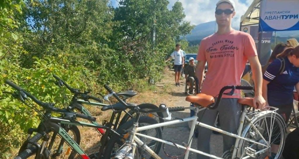ГО ИЗГУБИВ ВИДОТ, НО НЕ СЕ ОТКАЖАВ ОД ВЕЛОСИПЕДОТ, ВЕЛИ КРИСТИЈАН ЛАЗАРЕВ КОЈ ВОЗЕШЕ ТАНДЕМ НА ПРВАТА ИНКЛУЗИВНА ВЕЛОСИПЕДСКА ТУРА ВО ПРЕСПА ГО ИЗГУБИВ ВИДОТ, НО НЕ СЕ ОТКАЖАВ ОД ВЕЛОСИПЕДОТ, ВЕЛИ КРИСТИЈАН ЛАЗАРЕВ КОЈ ВОЗЕШЕ ТАНДЕМ НА ПРВАТА ИНКЛУЗИВНА ВЕЛОСИПЕДСКА ТУРА ВО ПРЕСПА