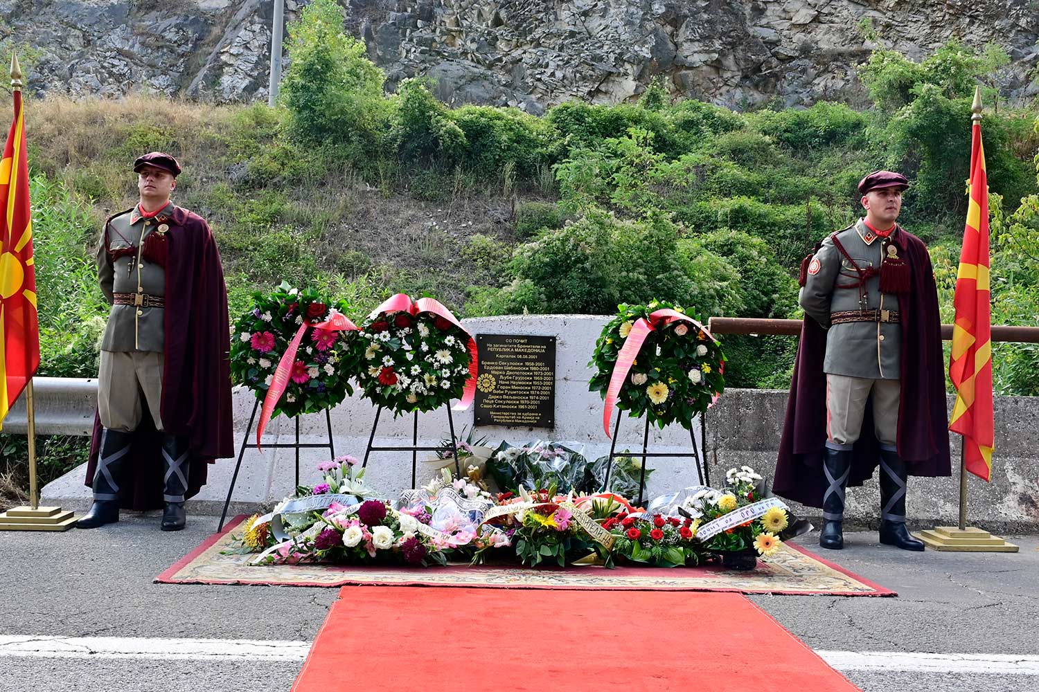 ОДБЕЛЕЖАНА 25-ГОДИШНИНАТА ОД ЗАГИНУВАЊЕТО НА ДЕСЕТТЕ БРАНИТЕЛИ КАЈ КАРПАЛАК, СÈ УШТЕ НЕМА СООДВЕТНО СПОМЕН-ОБЕЛЕЖЈЕ