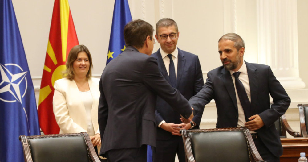 СО ГАСНИТЕ ИНТЕРКОНЕКТОРИ СО ГРЦИЈА И СРБИЈА ЗНАЧАЈНО СЕ ПОДОБРУВА ГЕОСТРАТЕШКАТА ПОЗИЦИЈА НА МАКЕДОНИЈА, КАЖА МИЦКОСКИ ПО ПОТПИШУВАЊЕТО НА ДОГОВОРОТ СО СРБИЈА СО ГАСНИТЕ ИНТЕРКОНЕКТОРИ СО ГРЦИЈА И СРБИЈА ЗНАЧАЈНО СЕ ПОДОБРУВА ГЕОСТРАТЕШКАТА ПОЗИЦИЈА НА МАКЕДОНИЈА, КАЖА МИЦКОСКИ ПО ПОТПИШУВАЊЕТО НА ДОГОВОРОТ СО СРБИЈА