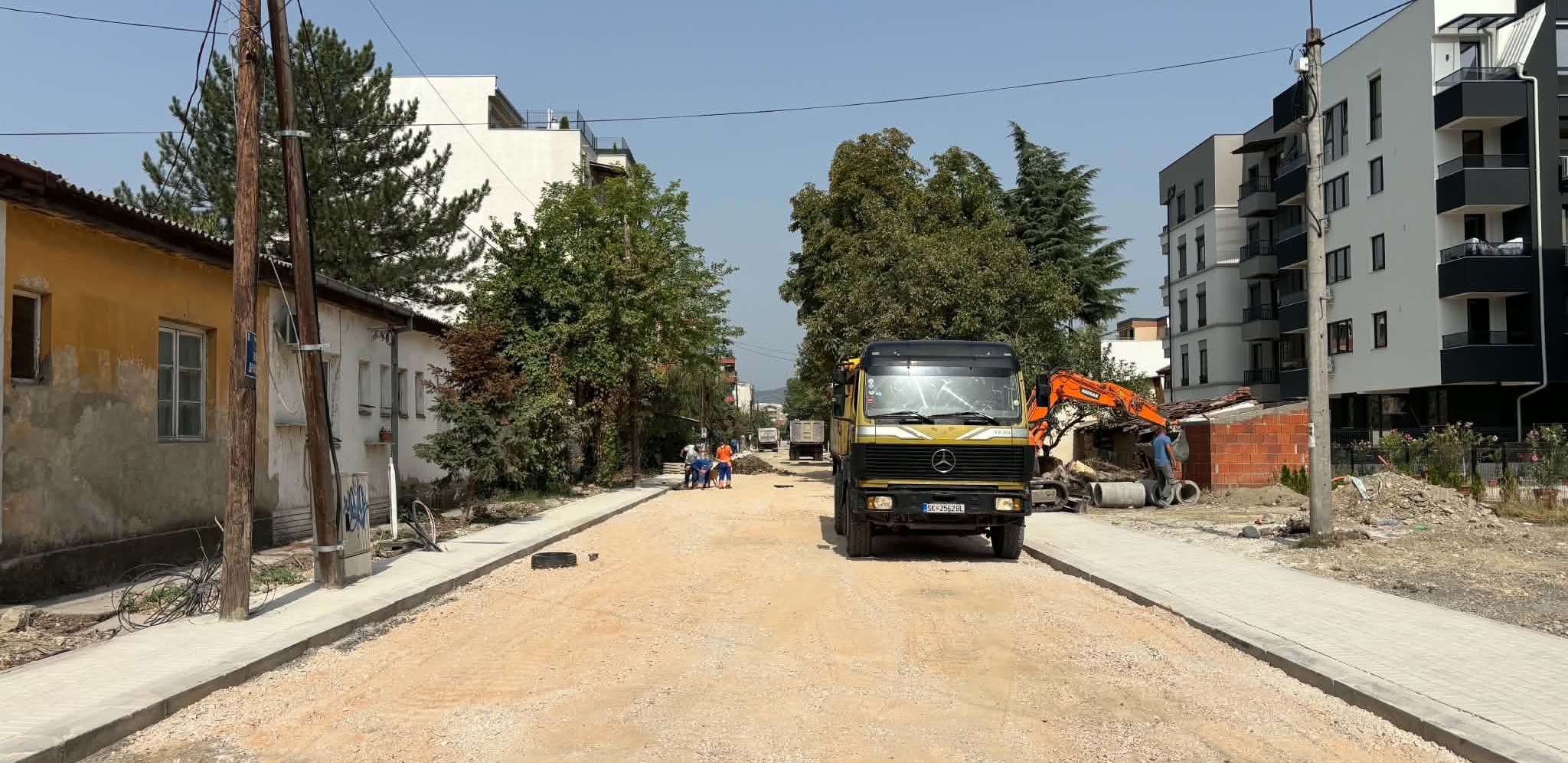 ОПШТИНА ЃОРЧЕ ПЕТРОВ ПОЧНА ДА ЈА АСФАЛТИРА ГЛАВНАТА УЛИЦА ВО ХРОМ ОТКАКО ПОЛА ГОДИНА ГИ ОСТАВИ ЖИТЕЛИТЕ БЕЗ АВТОБУС ОПШТИНА ЃОРЧЕ ПЕТРОВ ПОЧНА ДА ЈА АСФАЛТИРА ГЛАВНАТА УЛИЦА ВО ХРОМ ОТКАКО ПОЛА ГОДИНА ГИ ОСТАВИ ЖИТЕЛИТЕ БЕЗ АВТОБУС