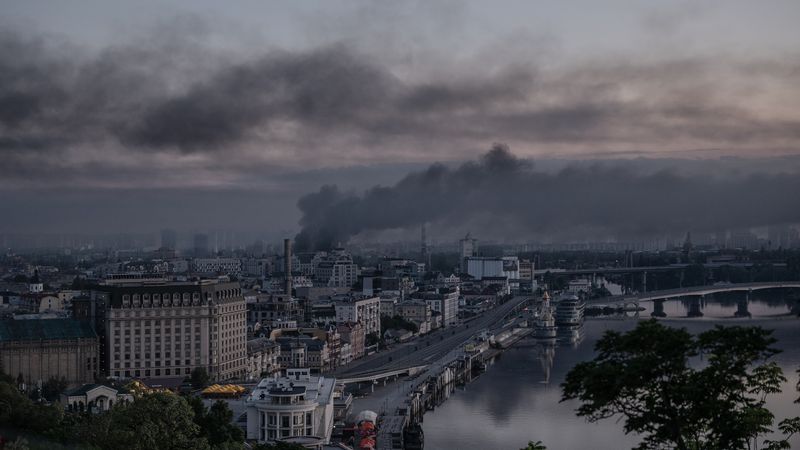 НАЈМАЛКУ 12 ЗАГИНАТИ ВО МАСИВЕН РУСКИ НАПАД НА КИЕВ, УКРАИНА ИМА НЕДОСТИГ НА СИСТЕМИ ЗА ПРОТИВВОЗДУШНА ОДБРАНА НАЈМАЛКУ 12 ЗАГИНАТИ ВО МАСИВЕН РУСКИ НАПАД НА КИЕВ, УКРАИНА ИМА НЕДОСТИГ НА СИСТЕМИ ЗА ПРОТИВВОЗДУШНА ОДБРАНА