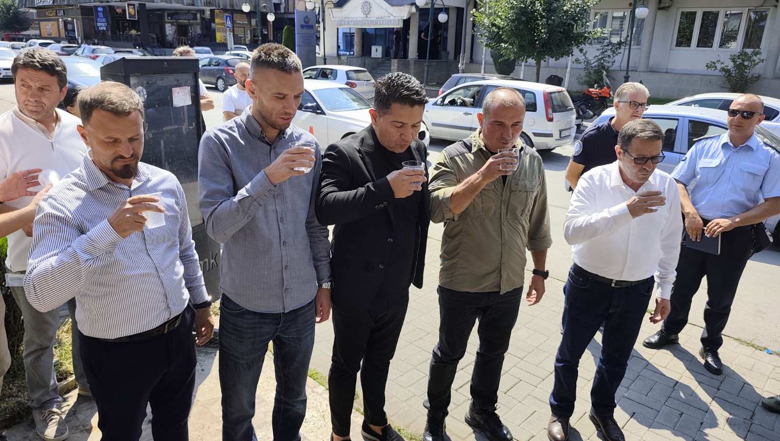 МОЖЕ ДА СЕ ПИЕ ВОДАТА ОД ВОДОВОДОТ ВО ГОСТИВАР, КАЖА АНГЕЛОВ И КРИЗНИОТ ШТАБ СЕ НАПИ ВОДА МОЖЕ ДА СЕ ПИЕ ВОДАТА ОД ВОДОВОДОТ ВО ГОСТИВАР, КАЖА АНГЕЛОВ И КРИЗНИОТ ШТАБ СЕ НАПИ ВОДА