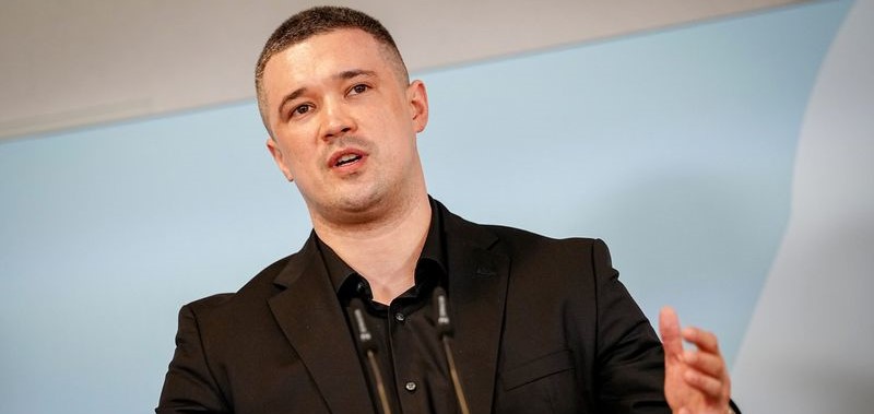 РАЗРЕШЕНИОТ УКРАИНСКИ МИНИСТЕР ЗА ОДБРАНА ФЕДОРОВ ПОБАРА ПРЕТСЕДАТЕЛСКИ ИЗБОРИ