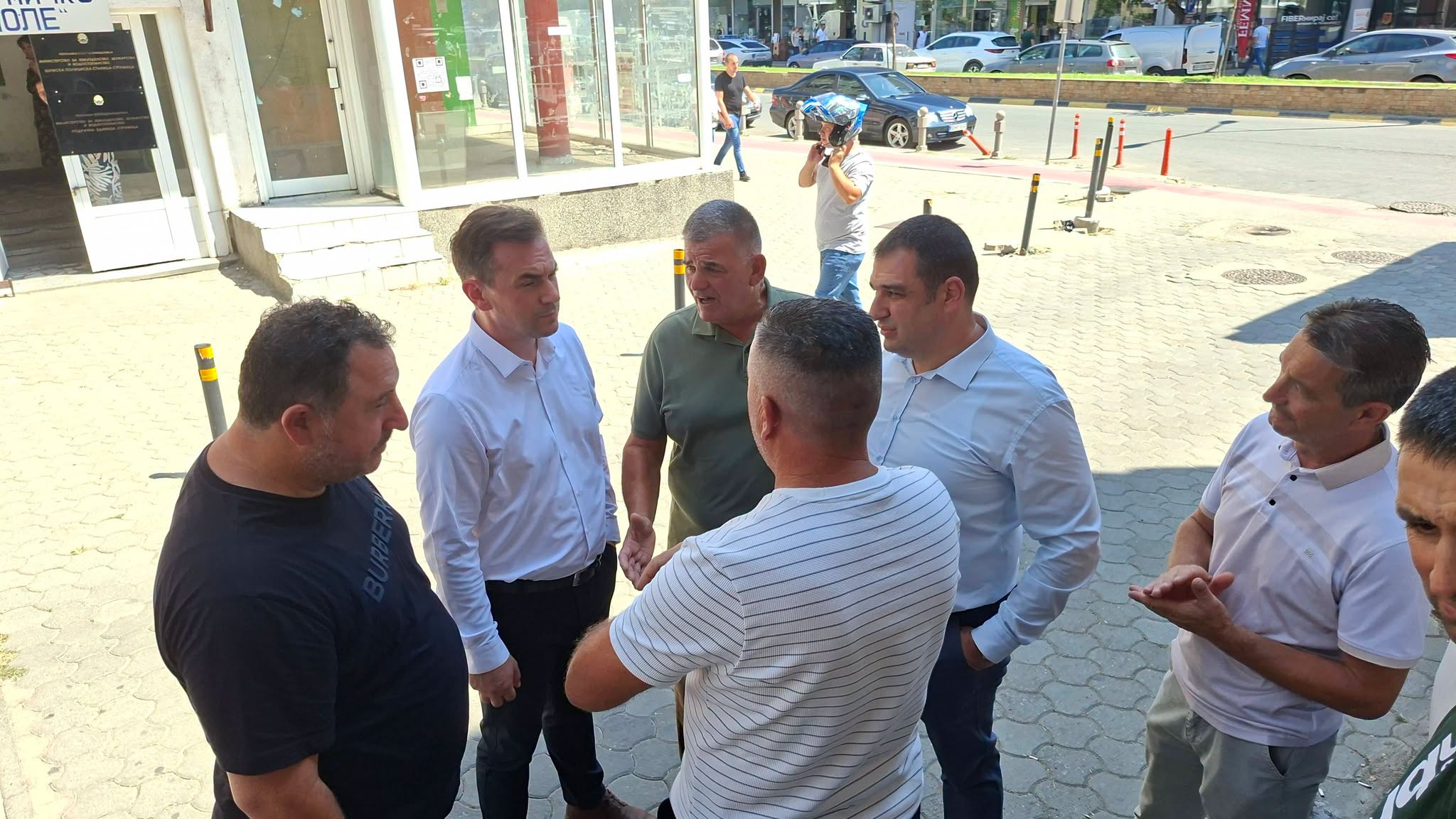 ПИПЕРКАТА-АЈВАРКА ЌЕ СЕ ОТКУПУВА ЗА 30 ДЕНАРИ, ПОСТИГНАТ ДОГОВОР ПО ПРОТЕСТИТЕ НА ЗЕМЈОДЕЛЦИТЕ ОД СТРУМИЦА ПИПЕРКАТА-АЈВАРКА ЌЕ СЕ ОТКУПУВА ЗА 30 ДЕНАРИ, ПОСТИГНАТ ДОГОВОР ПО ПРОТЕСТИТЕ НА ЗЕМЈОДЕЛЦИТЕ ОД СТРУМИЦА