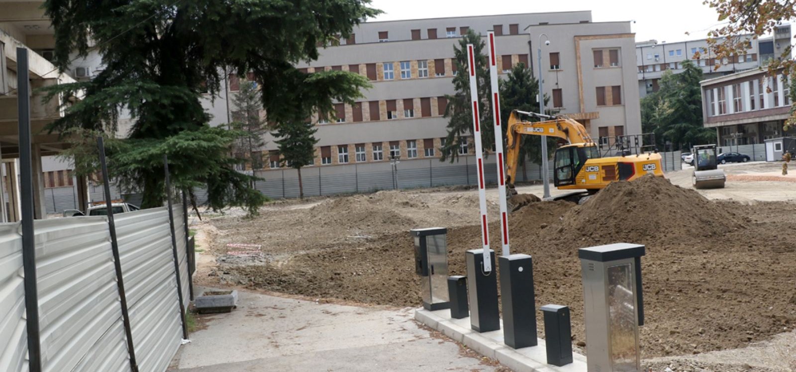 ЗА 1.6 МИЛИОНИ ЕВРА СЕ ГРАДИ ПАРКИНГ КАЈ СОБРАНИЕТО, ЌЕ БИДЕ ЗА ПРАТЕНИЦИТЕ И СЛУЖБЕНИТЕ ВОЗИЛА ЗА 1.6 МИЛИОНИ ЕВРА СЕ ГРАДИ ПАРКИНГ КАЈ СОБРАНИЕТО, ЌЕ БИДЕ ЗА ПРАТЕНИЦИТЕ И СЛУЖБЕНИТЕ ВОЗИЛА