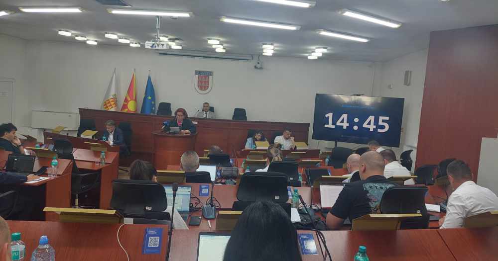 ОПШТИНА БИТОЛА ГО ЗГОЛЕМИ БРОЈОТ НА СЕКТОРИ И ОДДЕЛЕНИЈА, СТАНАВМЕ КАКО МАЈТАПОТ „ЗАМЕНИК НА ЗАМЕНИКОТ“, ОБВИНИ ОПОЗИЦИЈАТА