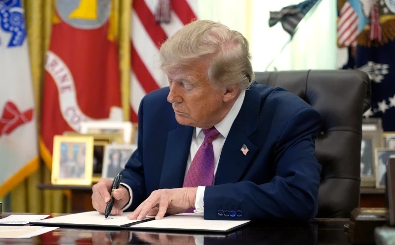 ТРАМП ГО ПРЕИМЕНУВАШЕ ЕЗЕРОТО ОНТАРИО ВО АМЕРИКА ТРАМП ГО ПРЕИМЕНУВАШЕ ЕЗЕРОТО ОНТАРИО ВО АМЕРИКА